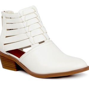 White Cut Out Booties, New Size 8.5 Heel 1.5